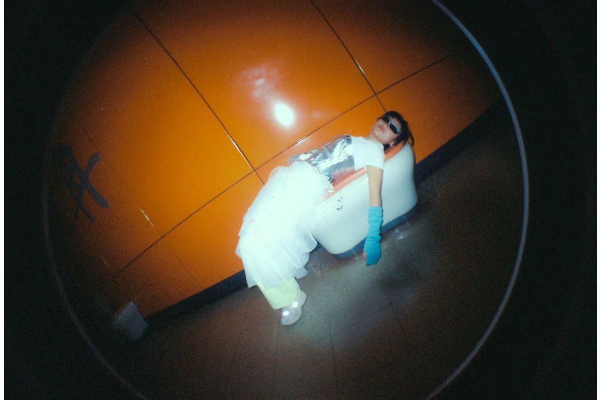 LOMO FISHEYE no. 2 PAPAYA POP - Image 4