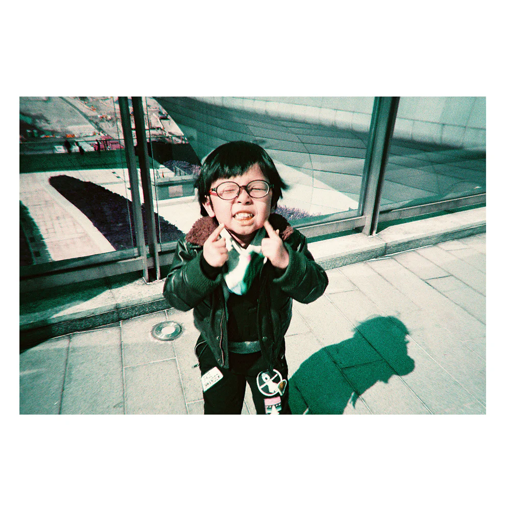 LOMO Simple Use Film Camera Lomochrome Purple - Image 6