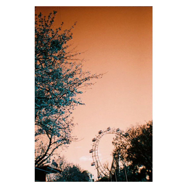 LOMO Simple Use Film Camera LomoChrome Turquoise - Image 4
