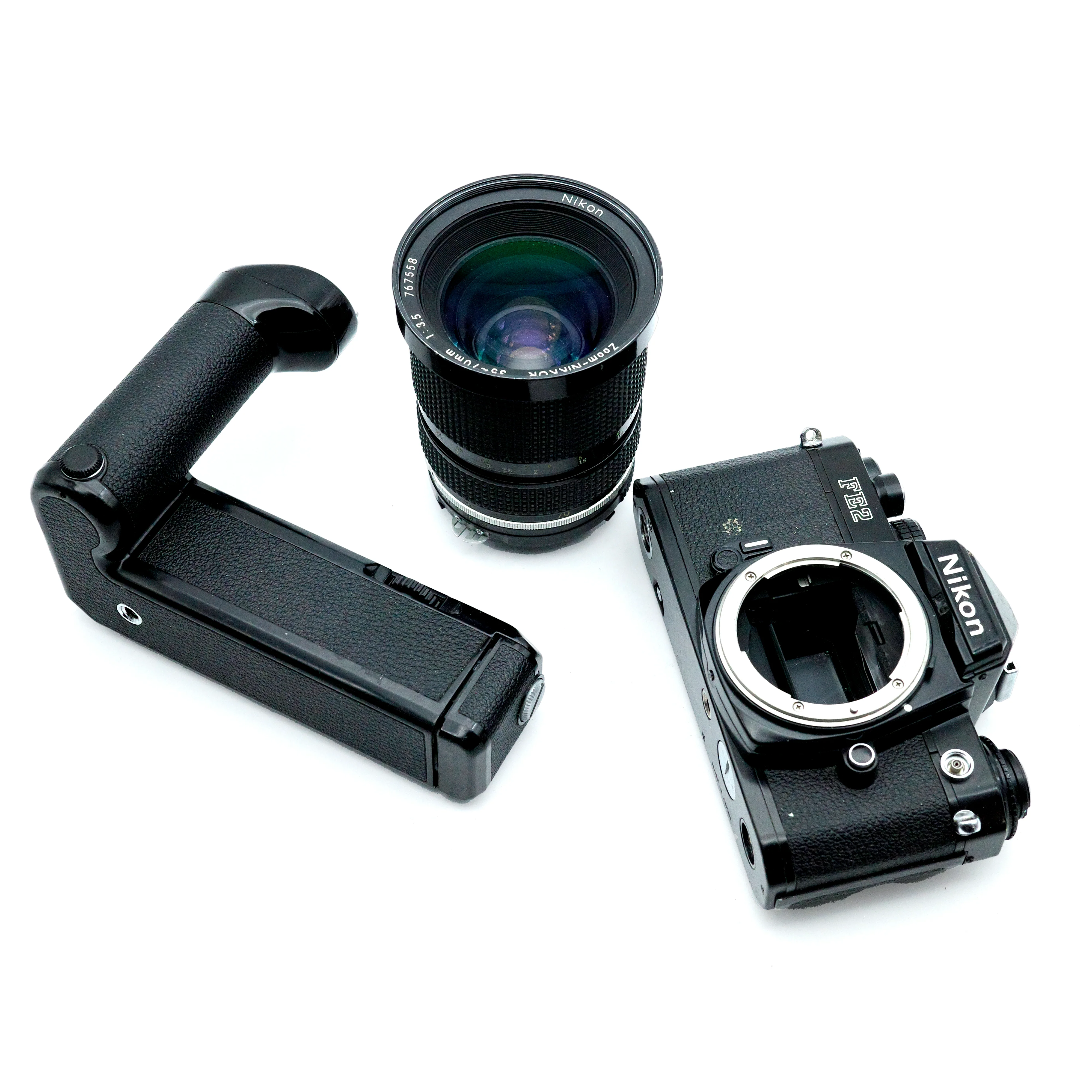 NIKON FE2 w/35 70 3.5
