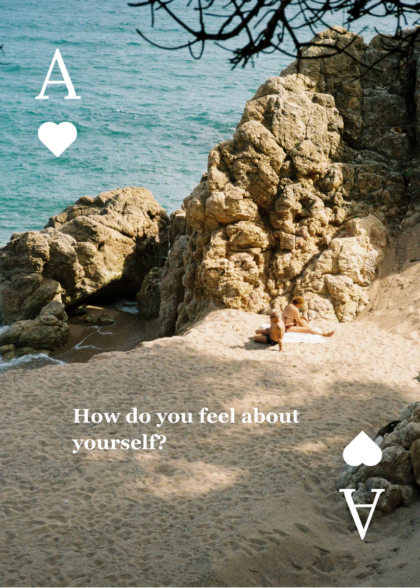 QUESTIONS MAGAZINE Card Game - Image 2