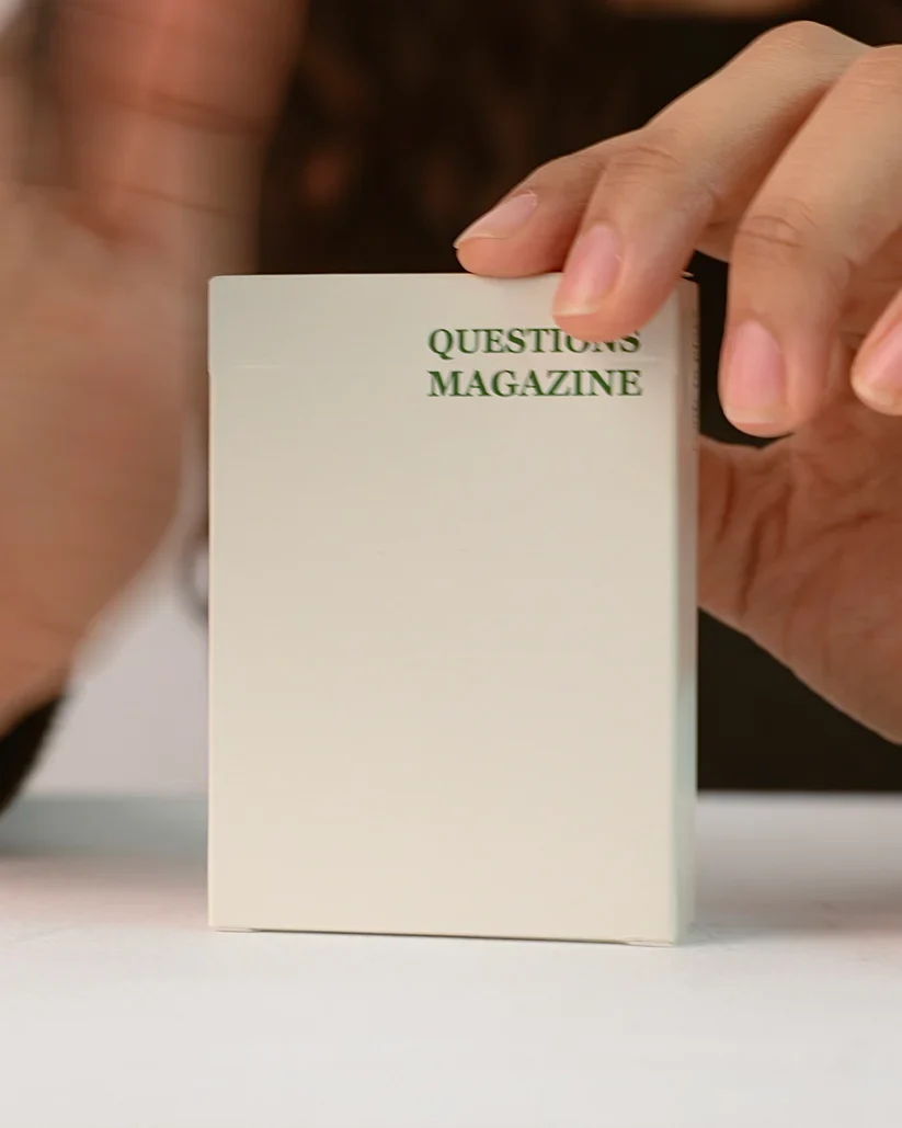 QUESTIONS MAGAZINE Card Game - Image 8