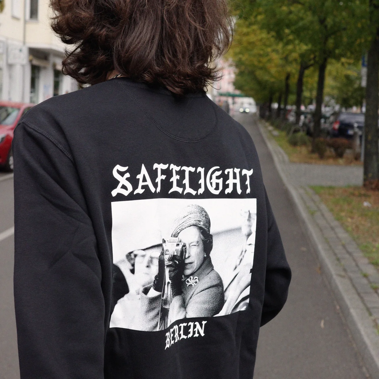 Safelight QUEEN Sweatshirt - Image 4