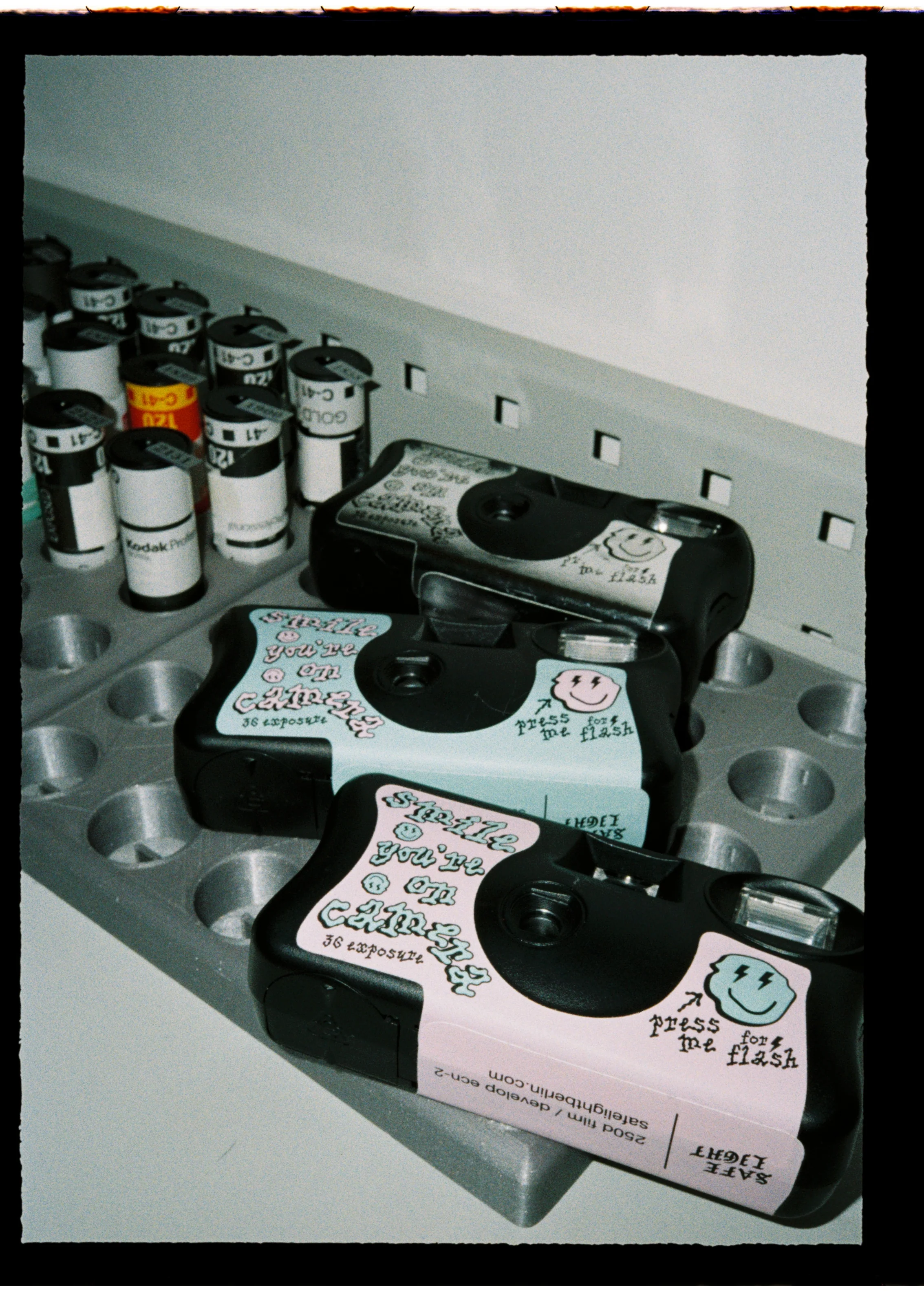 SAFELIGHT 'Smile' Recycled Disposable Camera - Color - Image 5