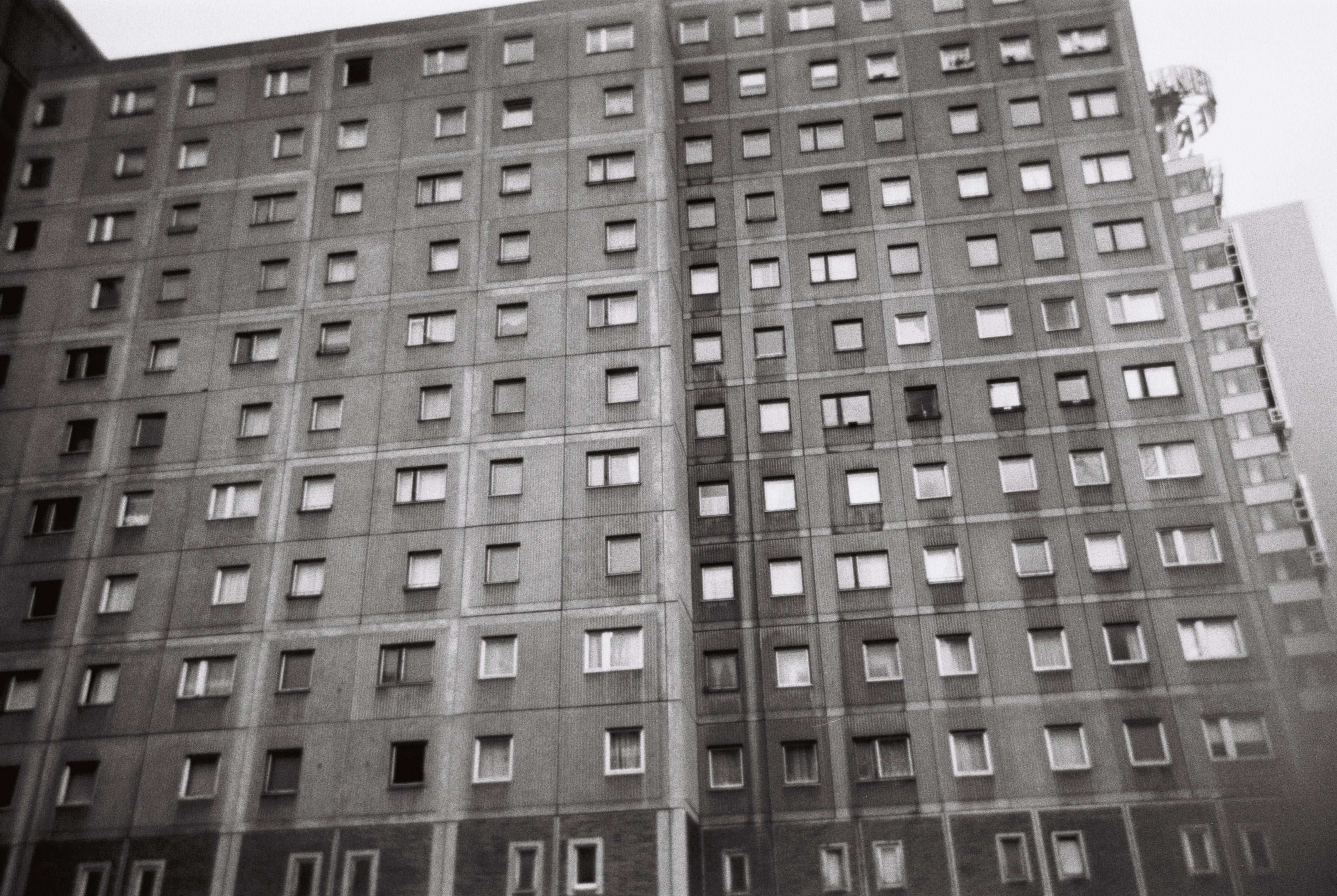 SAFELIGHT 'Smile' Recycled Disposable Camera - B&W - Image 6